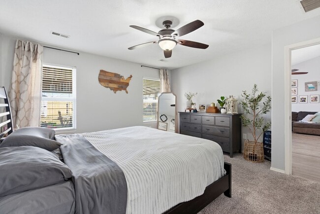 Building Photo - 3 Bedroom | 2 Bathroom | 2 Car Garage | Nixa Schools| Fireplace | Fenced yard | Solar Panels!