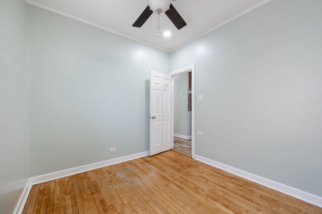 Building Photo - 2324 N Harding Ave
