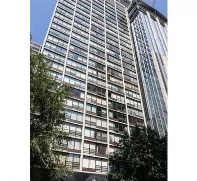 Primary Photo - 230 E Ontario St