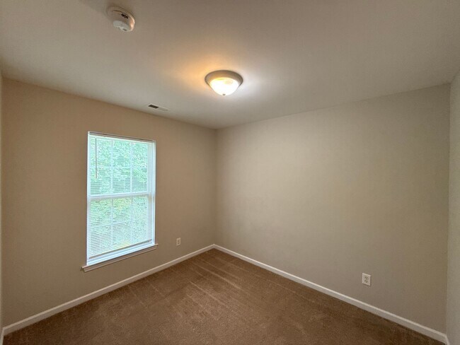 Building Photo - 1525 Braveheart Ln