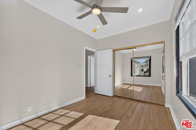 Building Photo - 215 S Gale Dr