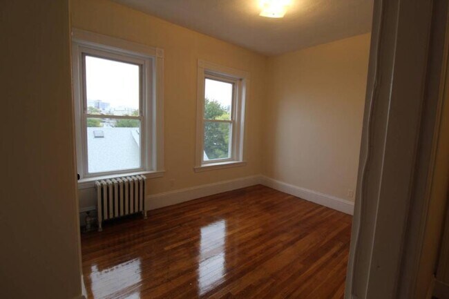 Building Photo - 4.0 bedroom in Cambridge Massachusetts 02139