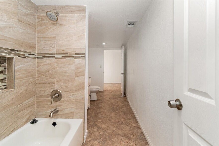 Building Photo - 4270 Woodward