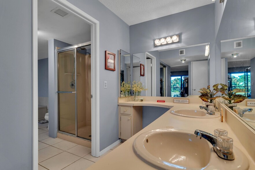 Building Photo - 5650 Camino del Sol