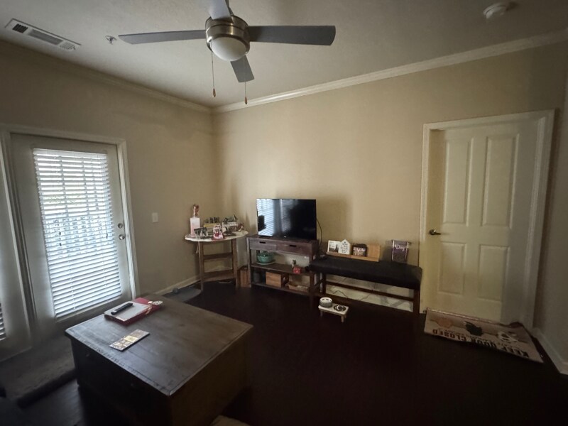 Building Photo - 4010 Brownstone Dr