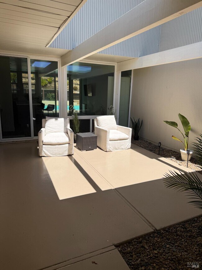 Building Photo - 840 Idylberry Rd