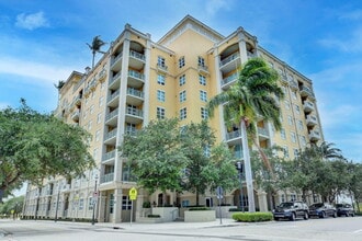 Building Photo - 403 S Sapodilla Ave