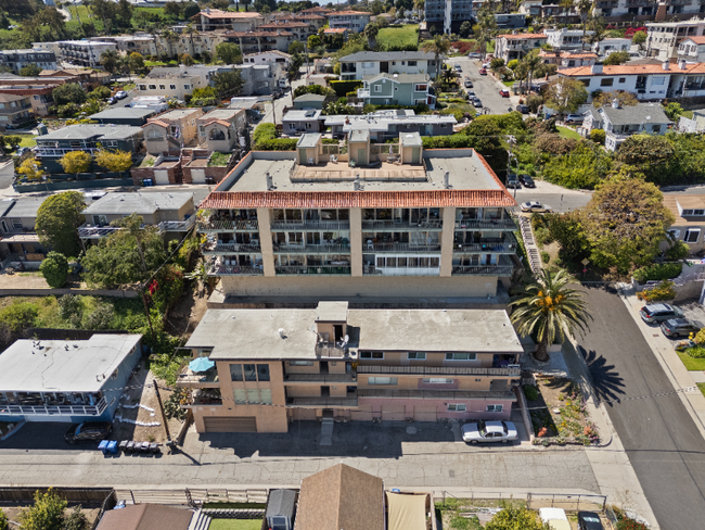 Primary Photo - 2910 S Peck Ave