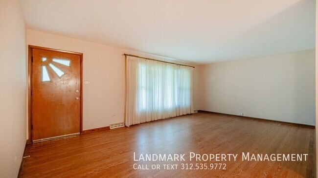 Building Photo - 700 Ridge Rd