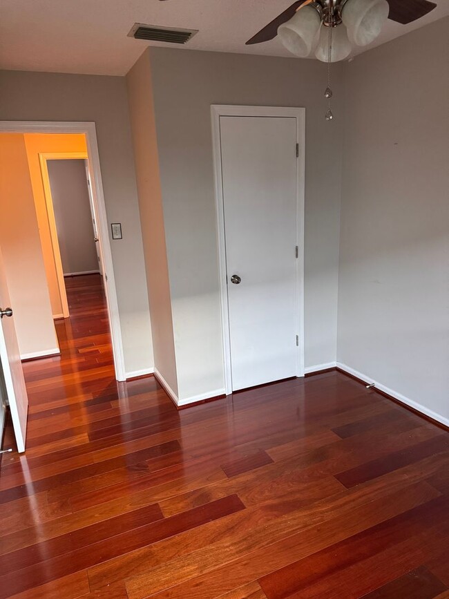 Building Photo - 3 Bedroom || 2.5 Bathroom - Townhome