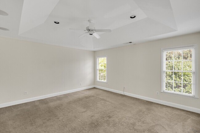 Building Photo - 1240 Dunwoody Cove