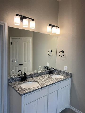 Building Photo - 530 Calla Lily Wy