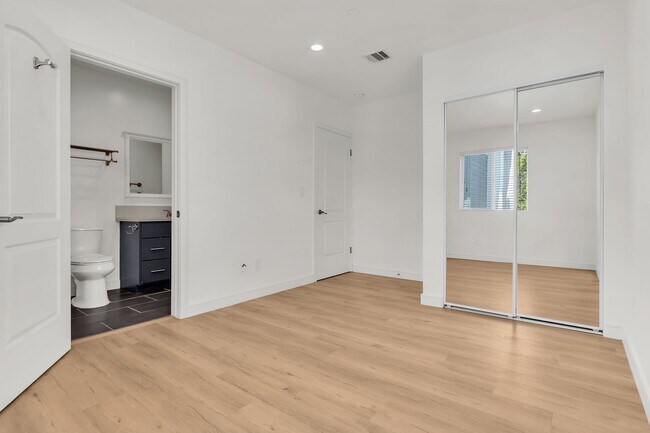 Building Photo - 1846 S Curson Ave