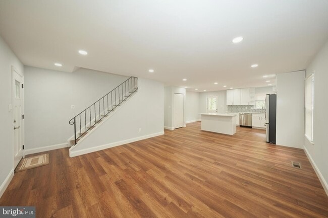 Building Photo - 9900 Kingsbridge Dr