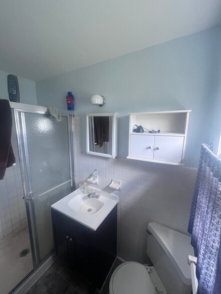 Building Photo - 100 Douglas Dr