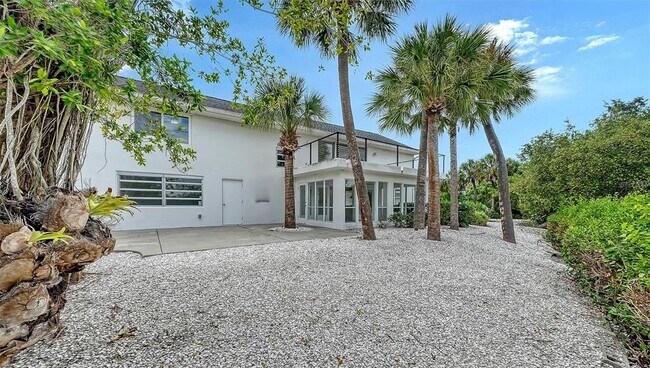 Building Photo - 7665 Sanderling Rd