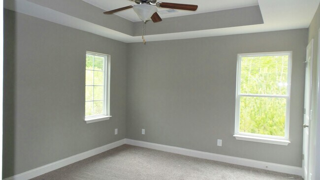 Building Photo - Home with Private Back Yard Available For ...
