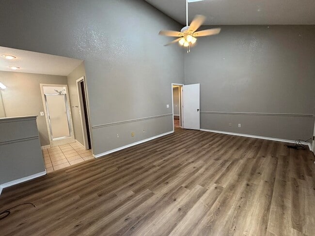 Building Photo - 1302 Briar Creek Rd