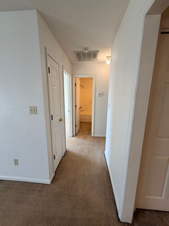 Building Photo - 2206 Pulaski Cir