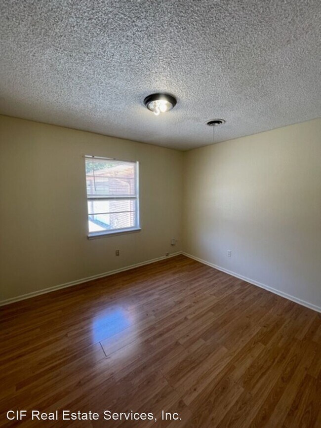 Building Photo - 3 br, 2 bath House - 1218 Parkdale Dr.