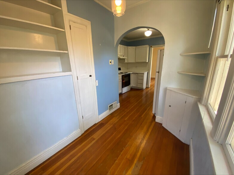Building Photo - 247 N 400 E