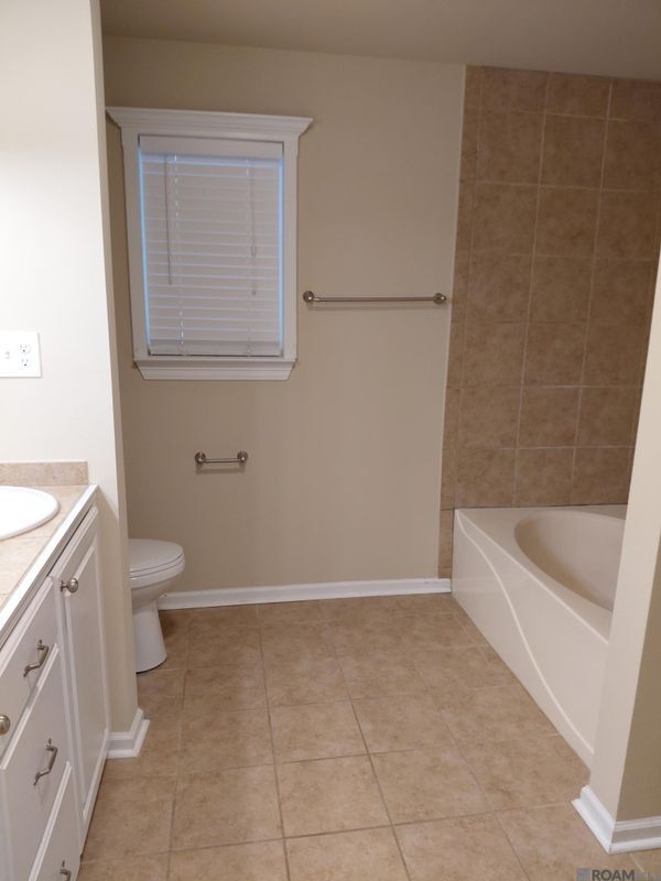 Building Photo - 13176 Brian Park Dr