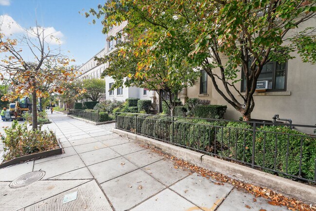 Building Photo - 2100 19th St NW