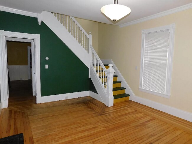 Building Photo - 46 Kingsley Ave