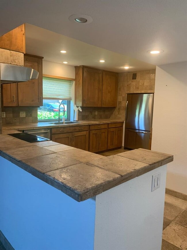Building Photo - 103 Birdie Dr