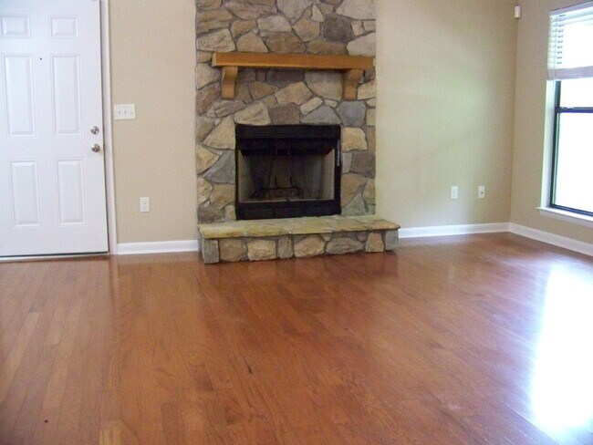 Building Photo - BRIARCLIFF