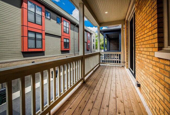 Building Photo - 118 W Starr Ave