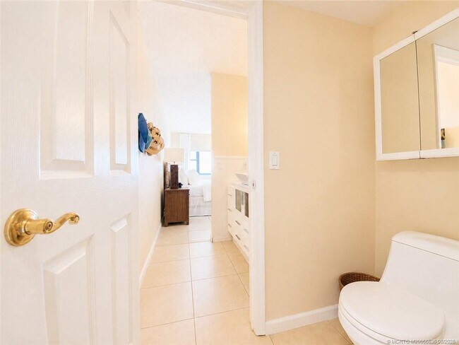 Building Photo - 7380 S Ocean Dr