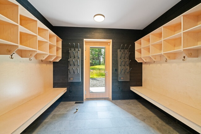 Building Photo - 730 Solitude Ln