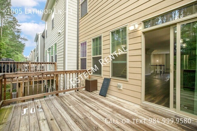 Building Photo - 1005 Lathrop Ln