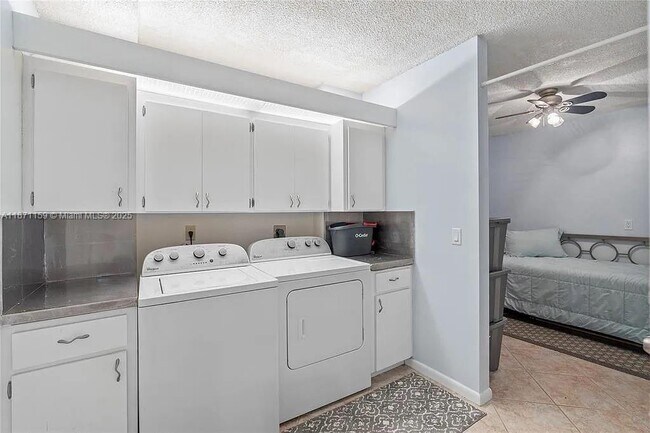 Building Photo - 1707 Whitehall Dr