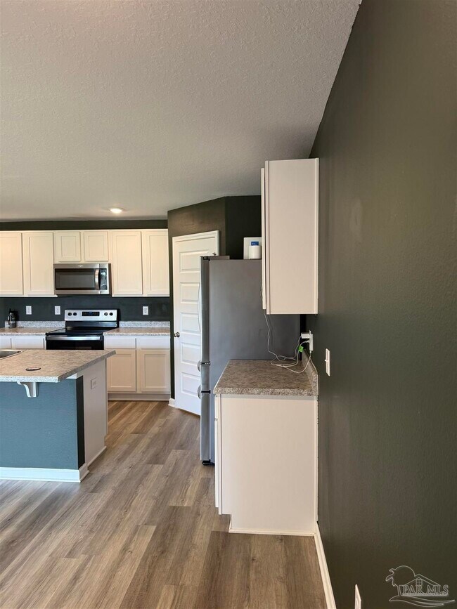 Building Photo - 5462 Peach Dr
