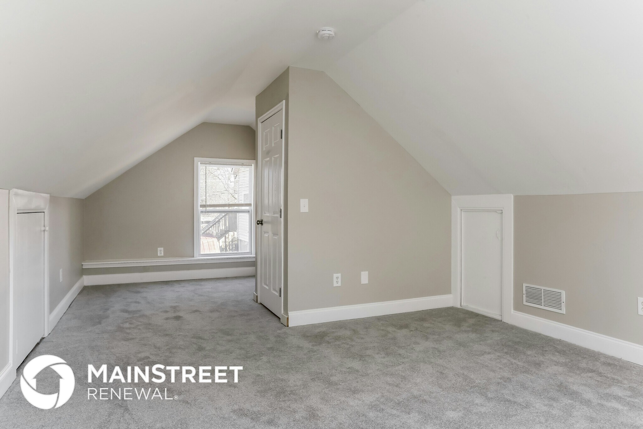 Building Photo - 4450 McLain Cir