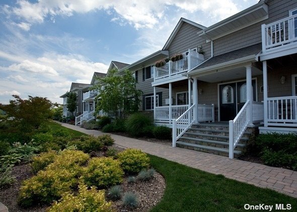 Building Photo - 9 Willowbrook Ave