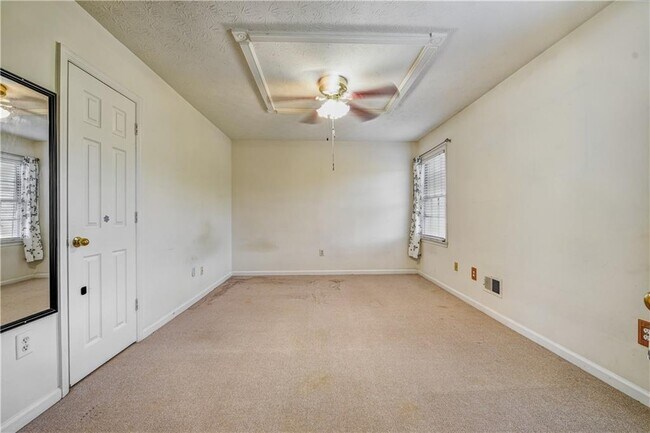 Building Photo - 5615 Executive Way