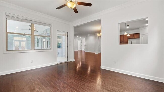 Building Photo - 2040 Bloomfield Ct