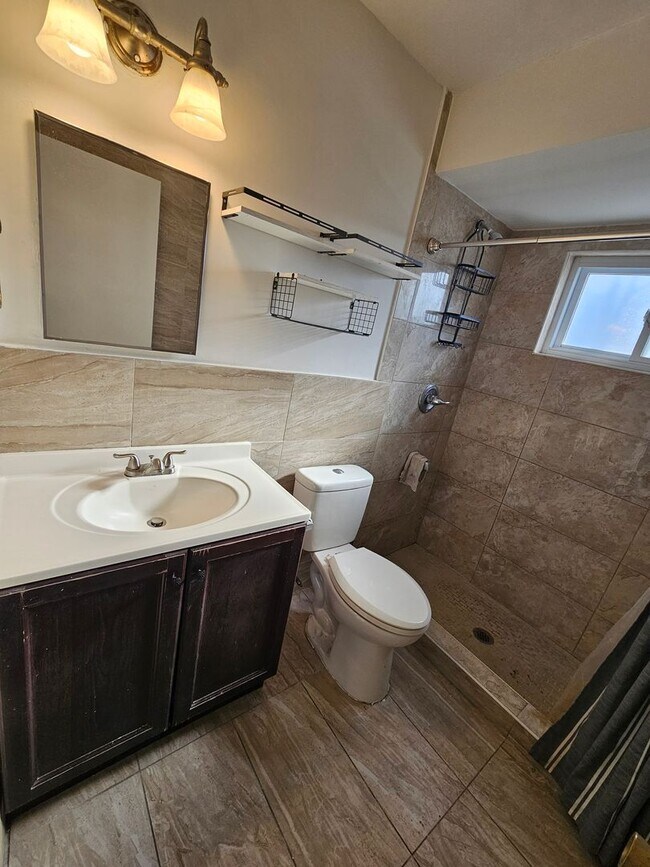 Building Photo - Come see your new home!