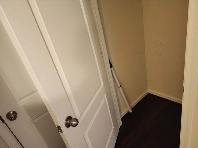 Building Photo - 7013 Southmoor St