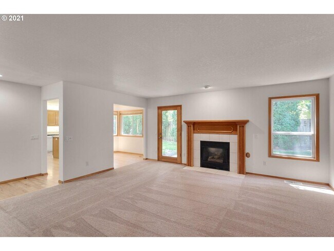 Building Photo - 4 Bedroom Bethany Home on a Large Corner L...