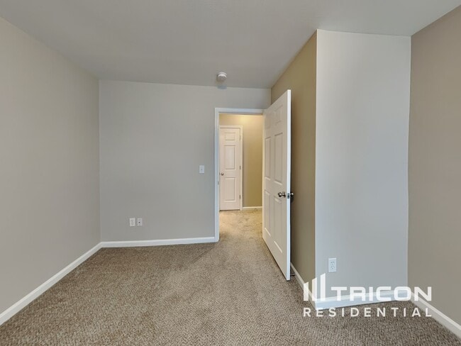 Building Photo - 303 Stonewood Crossing Dr