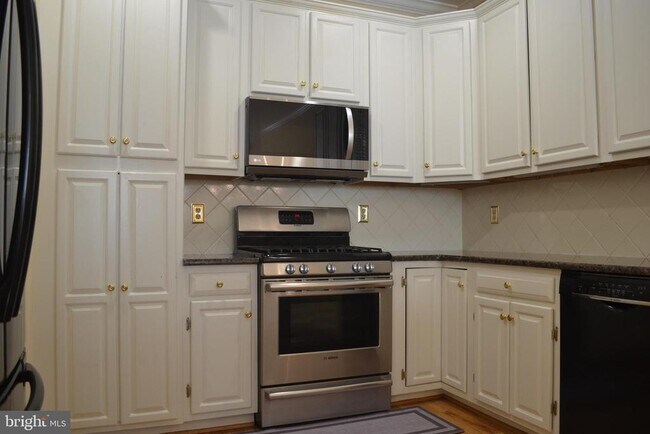 Building Photo - 9443 Van Arsdale Dr