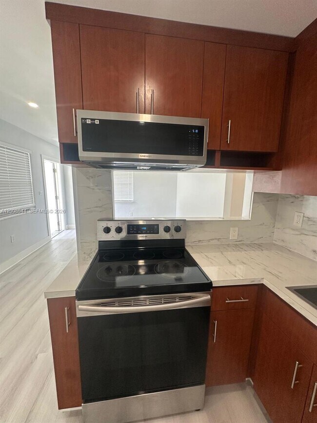 Building Photo - 1555 NW 34th St