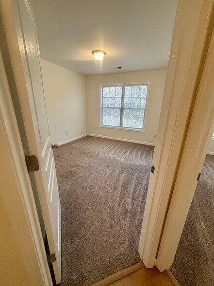 Building Photo - 119 Townview Dr