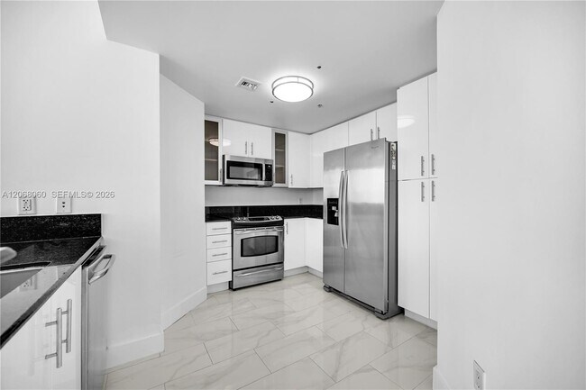 Building Photo - 7900 Harbor Island Dr