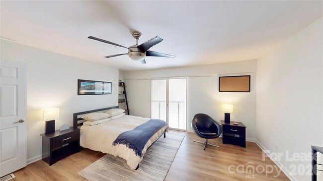 Building Photo - 521 N Graham St