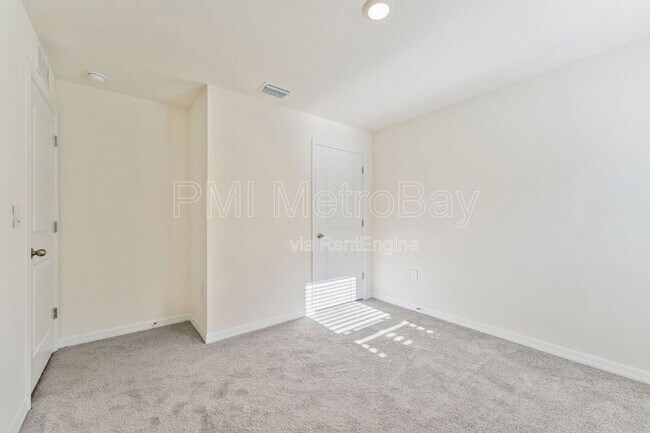 Building Photo - 816 Will Scarlett Ave